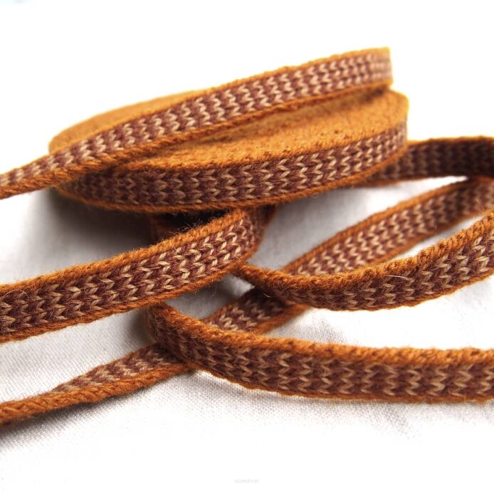 Brettchengewebte Borte aus Wolle  A35_Tv1