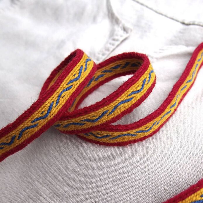 Brettchengewebte Borte aus Wolle, A32_Fv1