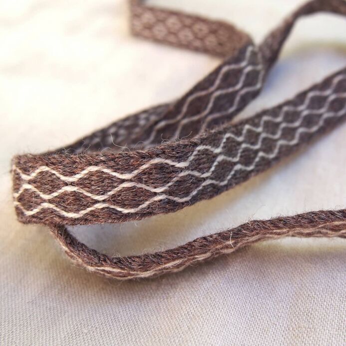 Brettchengewebte Borte aus Wolle, A26_Fv1