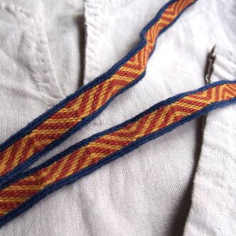 Brettchengewebte Borte aus Wolle, A33_Fv4