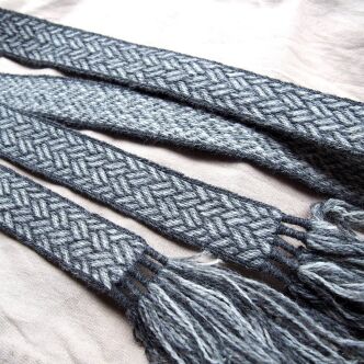 Krajka tabliczkowa - pas, C12_Tv1