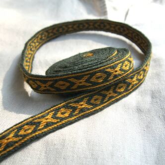 Brettchengewebte Borte aus Wolle , A04_Fv1