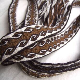 Krajka tabliczkowa - pas,  B08_Tv1