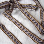 Brettchengewebte Borte aus Wolle A33_Fv1_1 - 2