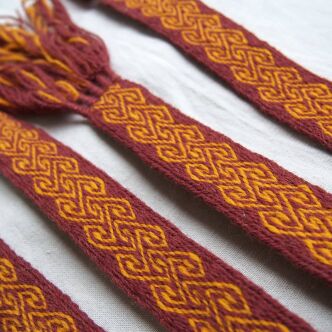 Krajka tabliczkowa - pas,  B04_Tv1