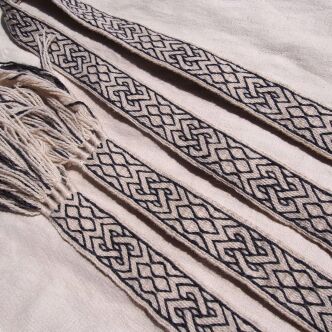 Krajka tabliczkowa - pas, D28_Tv6