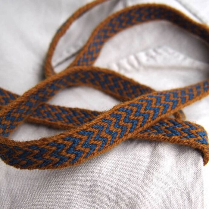 Krajka tkana na tabliczkach, wzór ze  Snartemo T10_Tv1