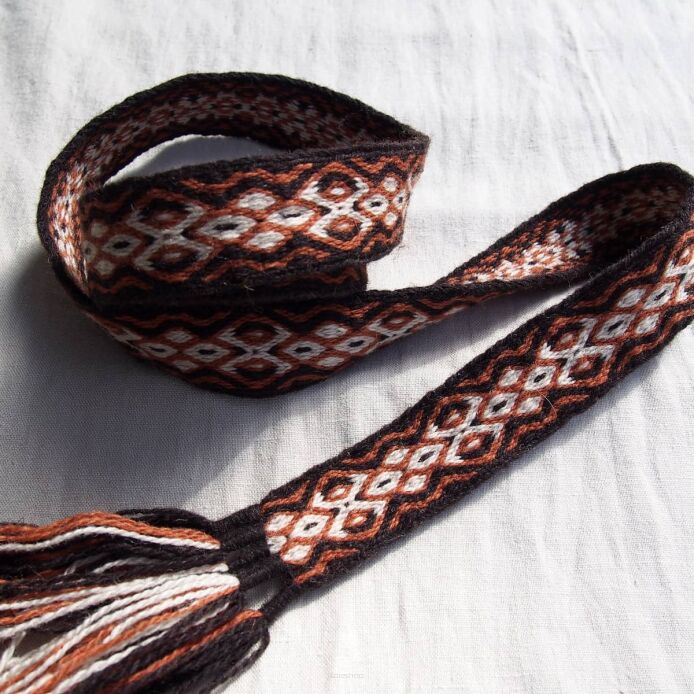 Krajka tabliczkowa - pas,  B13_Tv1