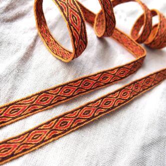 Brettchengewebte Borte aus Leinen, A10a_Lv1