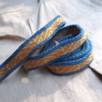 Brettchengewebte Borte aus Wolle , A33_Fv3